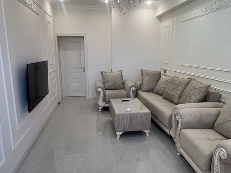 3 otaqlı yeni tikili - 28 May m. - 80 m²