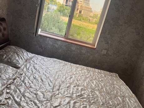 3 otaqlı köhnə tikili - 8 Noyabr m. - 85 m²