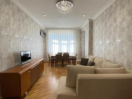 3 otaqlı yeni tikili - Azadlıq Prospekti m. - 110 m²