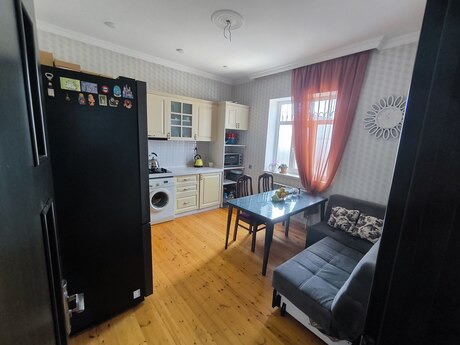 4 otaqlı həyət evi/bağ evi - Balaxanı q. - 130 m²