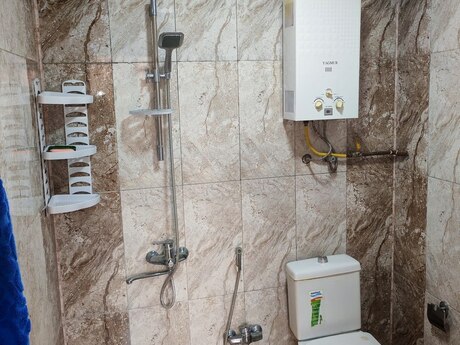 5 otaqlı həyət evi/bağ evi - Əhmədli m. - 250 m²