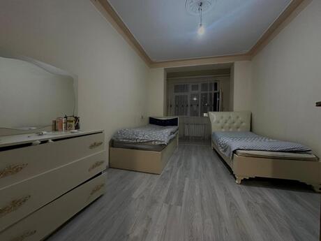 3 otaqlı köhnə tikili - Neftçilər m. - 80 m²