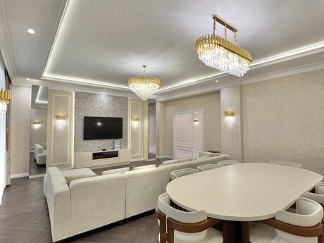 3-комн. новостройка - пос. 8-й мкр - 183 м²