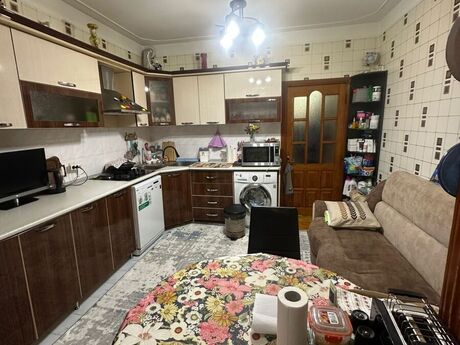 3 otaqlı köhnə tikili - Xalqlar Dostluğu m. - 85 m²