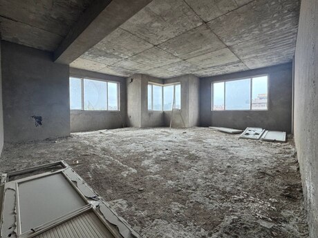 4 otaqlı mənzil, 190 m², 28 May: 700 000 ₼ 2