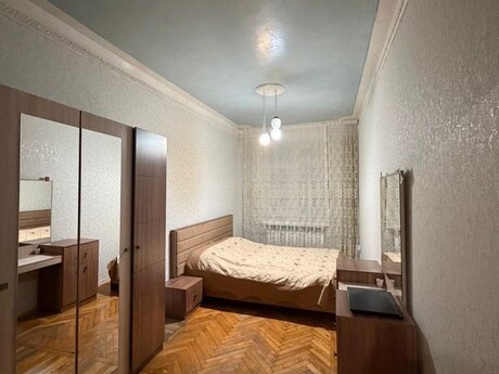 2 otaqlı köhnə tikili - Memar Əcəmi m. - 50 m²