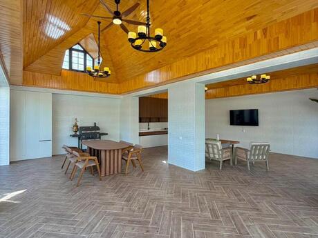 7 otaqlı həyət evi/bağ evi - Şüvəlan q. - 600 m²