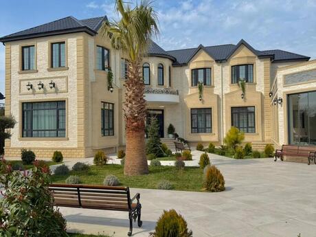 7 otaqlı həyət evi/bağ evi - Şüvəlan q. - 600 m²