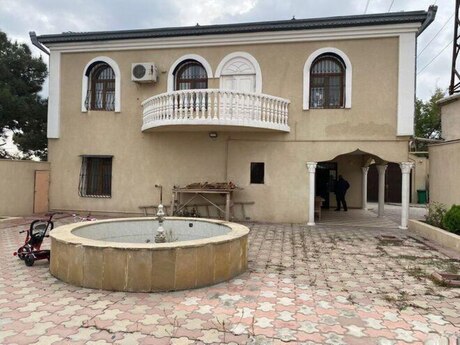 8 otaqlı həyət evi/bağ evi - Azadlıq Prospekti m. - 200 m²