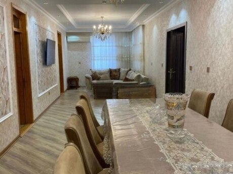 8 otaqlı həyət evi/bağ evi - Azadlıq Prospekti m. - 200 m²