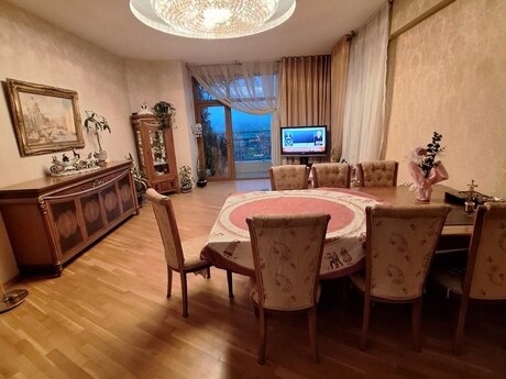 3 otaqlı mənzil, 115 m², Neftçilər: 250 000 ₼ 2