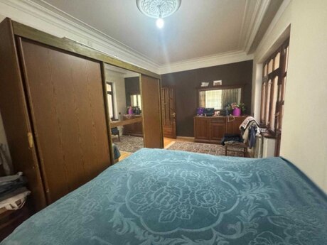 4 otaqlı köhnə tikili - Neftçilər m. - 110 m²