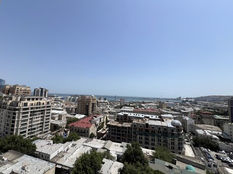 Elan №6115125 - Bakı, Sahil m., 4 otaqlı, 179 m², 13/15 mərtəbə