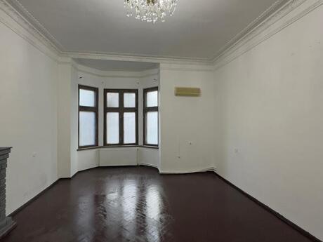 1 otaqlı ofis - 28 May m. - 40 m²