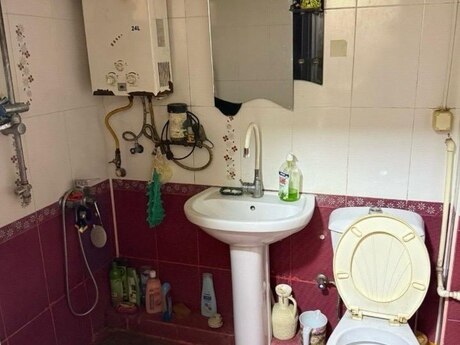 3 otaqlı köhnə tikili - Neftçilər m. - 70 m²