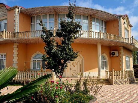 8 otaqlı həyət evi/bağ evi - Xaçmaz - 500 m²