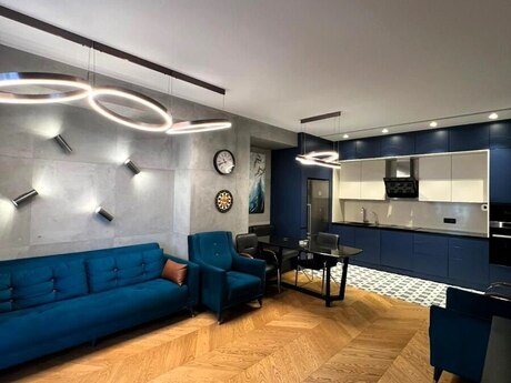 4 otaqlı yeni tikili - 8 Noyabr m. - 149 m²