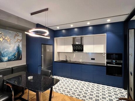 4 otaqlı yeni tikili - 8 Noyabr m. - 149 m²