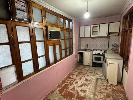 2 otaqlı həyət evi/bağ evi - Bakıxanov q. - 80 m²