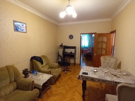 2 otaqlı köhnə tikili - Memar Əcəmi m. - 55 m²