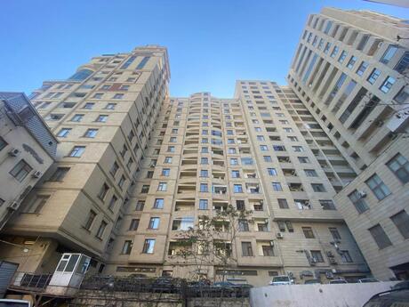 3 otaqlı yeni tikili - 28 May m. - 160 m²