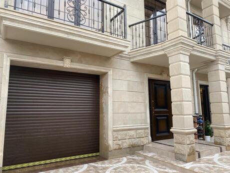 6 otaqlı həyət evi/bağ evi - Badamdar q. - 300 m²
