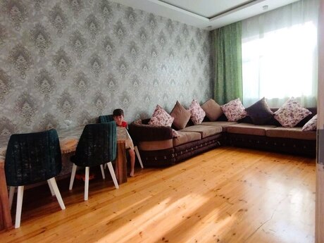 3 otaqlı həyət evi/bağ evi - Ağ şəhər q. - 90 m²