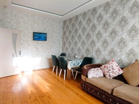 3 otaqlı həyət evi/bağ evi - Ağ şəhər q. - 90 m²