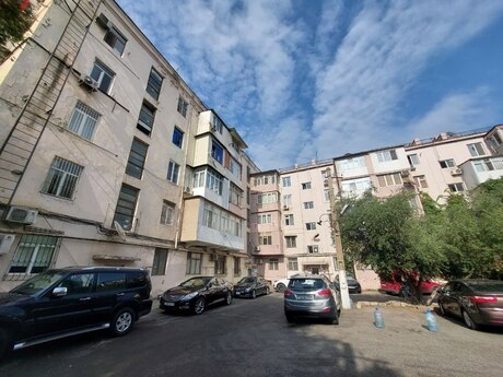 2 otaqlı köhnə tikili - Elmlər Akademiyası m. - 62 m²