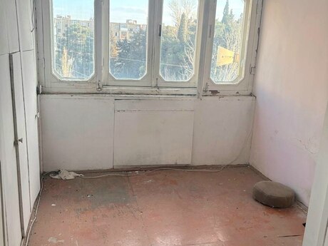 3 otaqlı köhnə tikili - İnşaatçılar m. - 80 m²