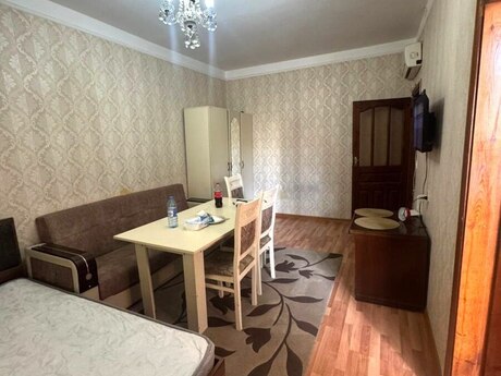 1 otaqlı köhnə tikili - Memar Əcəmi m. - 33 m²