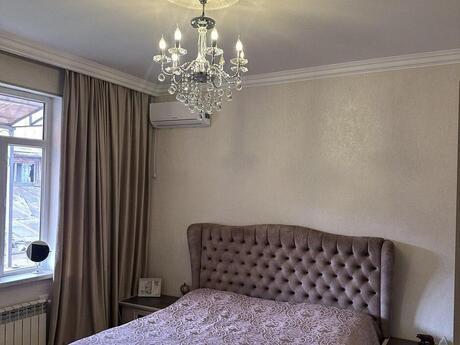 4 otaqlı həyət evi/bağ evi - Yeni Ramana q. - 270 m²