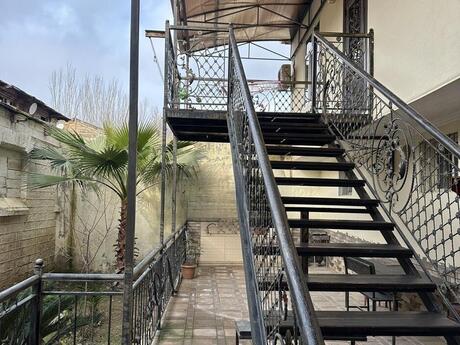 4 otaqlı həyət evi/bağ evi - Yeni Ramana q. - 270 m²