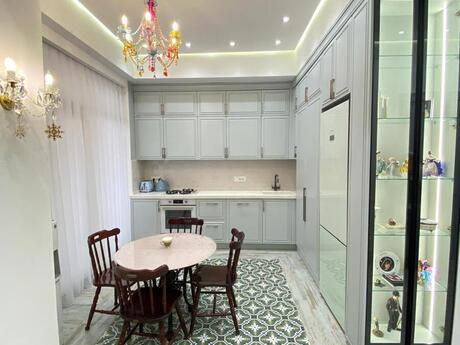 2 otaqlı yeni tikili - İnşaatçılar m. - 55 m²
