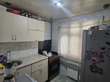 2 otaqlı köhnə tikili - Neftçilər m. - 55 m²