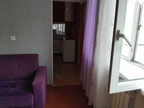 2 otaqlı köhnə tikili - Qaraçuxur q. - 18 m²