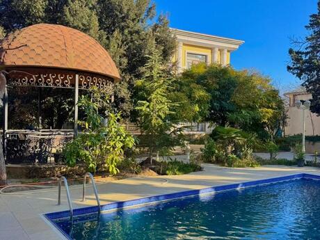 6 otaqlı həyət evi/bağ evi - Bilgəh q. - 450 m²