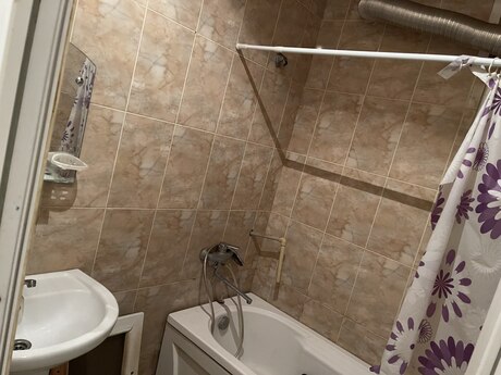2 otaqlı köhnə tikili - Azadlıq Prospekti m. - 50 m²