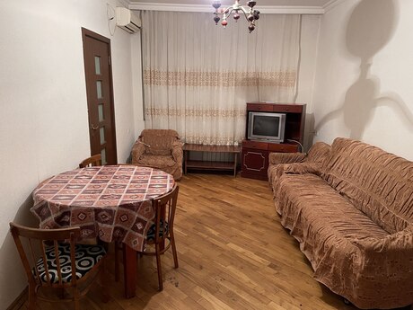 2 otaqlı köhnə tikili - Azadlıq Prospekti m. - 50 m²