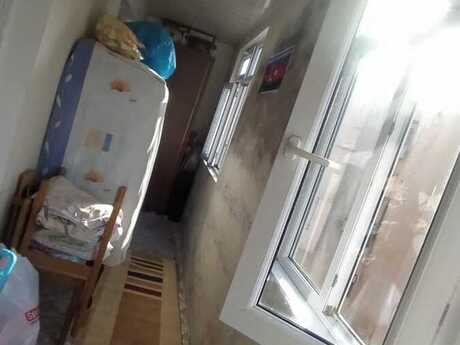 4 otaqlı köhnə tikili - Bakıxanov q. - 100 m²