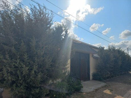 4 otaqlı həyət evi/bağ evi - Buzovna q. - 140 m²