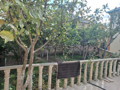 4 otaqlı həyət evi/bağ evi - Buzovna q. - 140 m²