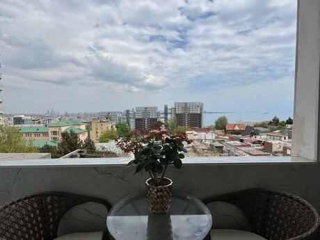 4 otaqlı köhnə tikili - İçəri Şəhər m. - 120 m²