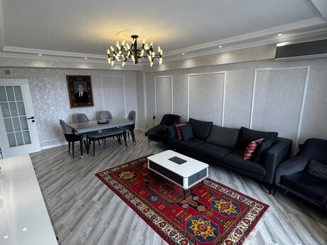 4 otaqlı köhnə tikili - İçəri Şəhər m. - 120 m²