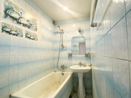 4 otaqlı köhnə tikili - Qara Qarayev m. - 110 m²