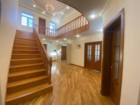 7 otaqlı həyət evi/bağ evi - Novxanı q. - 250 m²