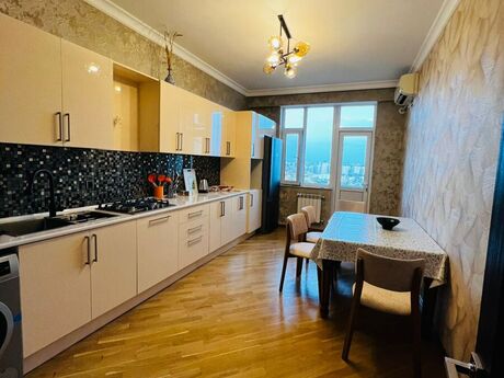 3 otaqlı yeni tikili - İnşaatçılar m. - 145 m²