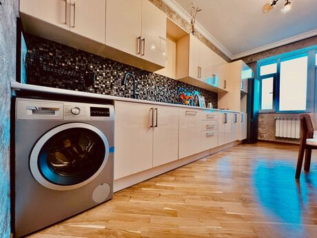 3 otaqlı yeni tikili - İnşaatçılar m. - 145 m²