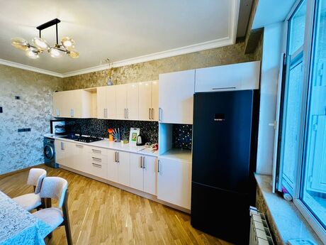 3 otaqlı yeni tikili - İnşaatçılar m. - 145 m²
