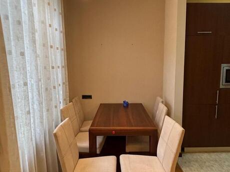 3 otaqlı köhnə tikili - 28 May m. - 80 m²
